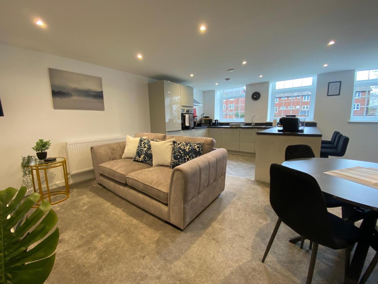 沃克索普Stylish & Contemporary 2-Bed Townhouse - Parking - Wi-Fi - Netflix公寓 外观 照片